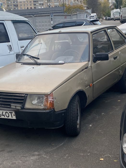 Продам таврію мотор заводиться працює