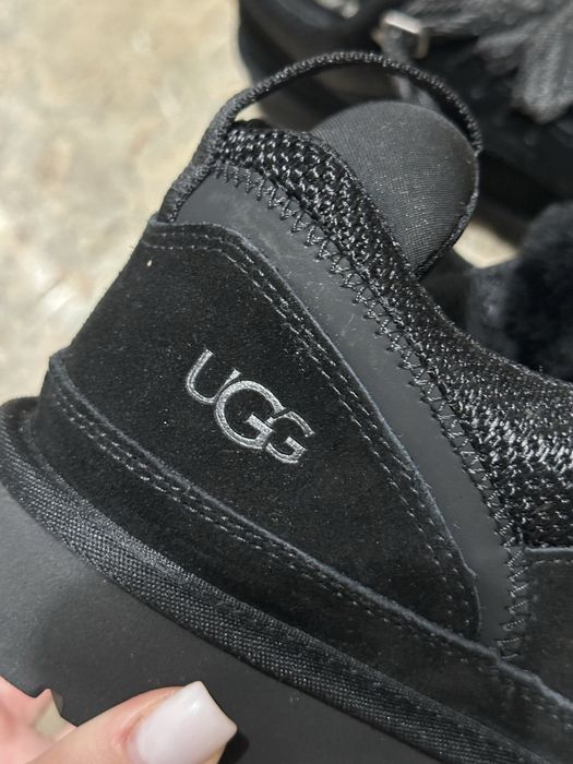 Нові кросівки UGG