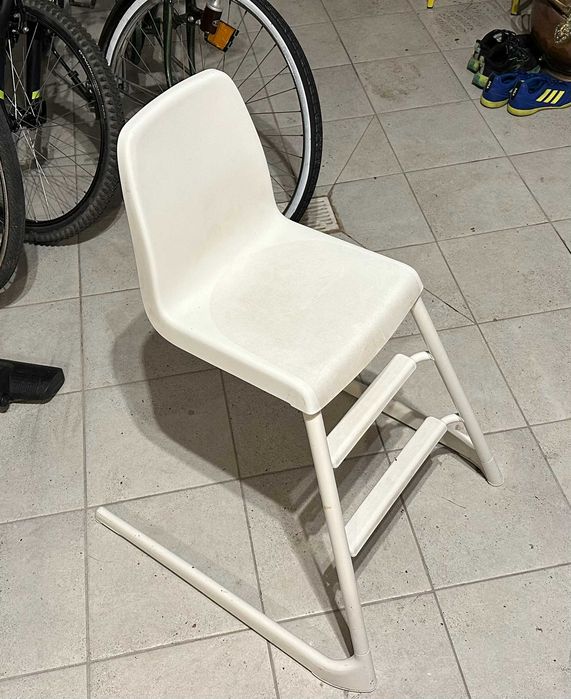 Krzesełko do stołu dla dziecka IKEA