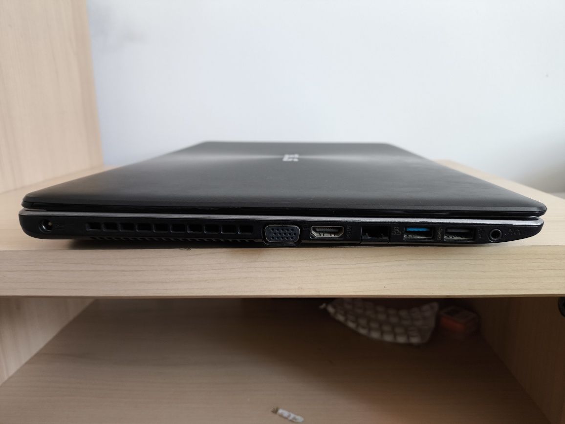 Asus R510C i3 8GB ram SSD256gb gt720M + TORBA