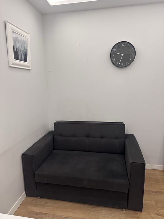 Kanapa dwuosobowa rozkładana z pojemnikiem