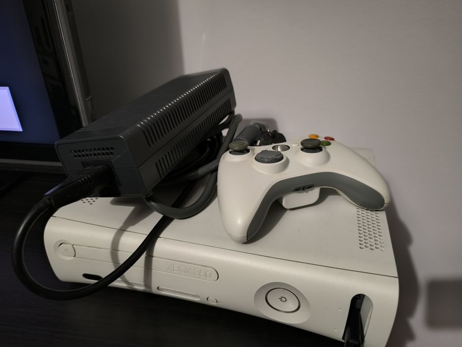 Consola Xbox 360 + 71 jogos