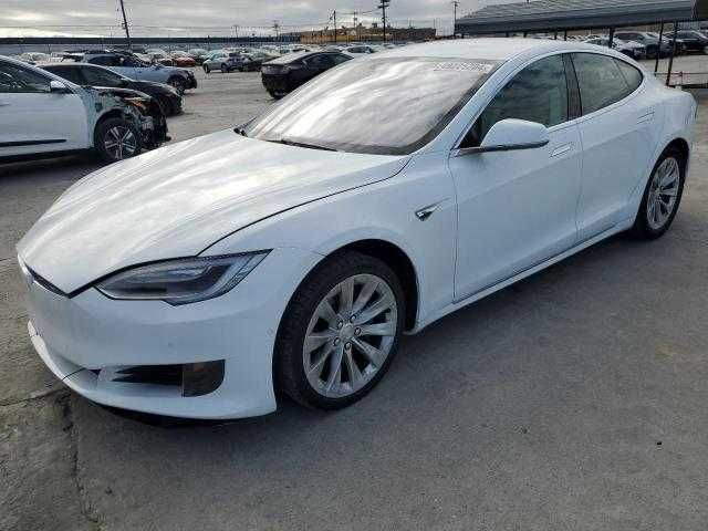 Tesla Model S 2016 Року
