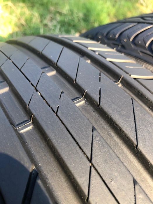 Opony Bridgestone 215/50r18 idealne 23r