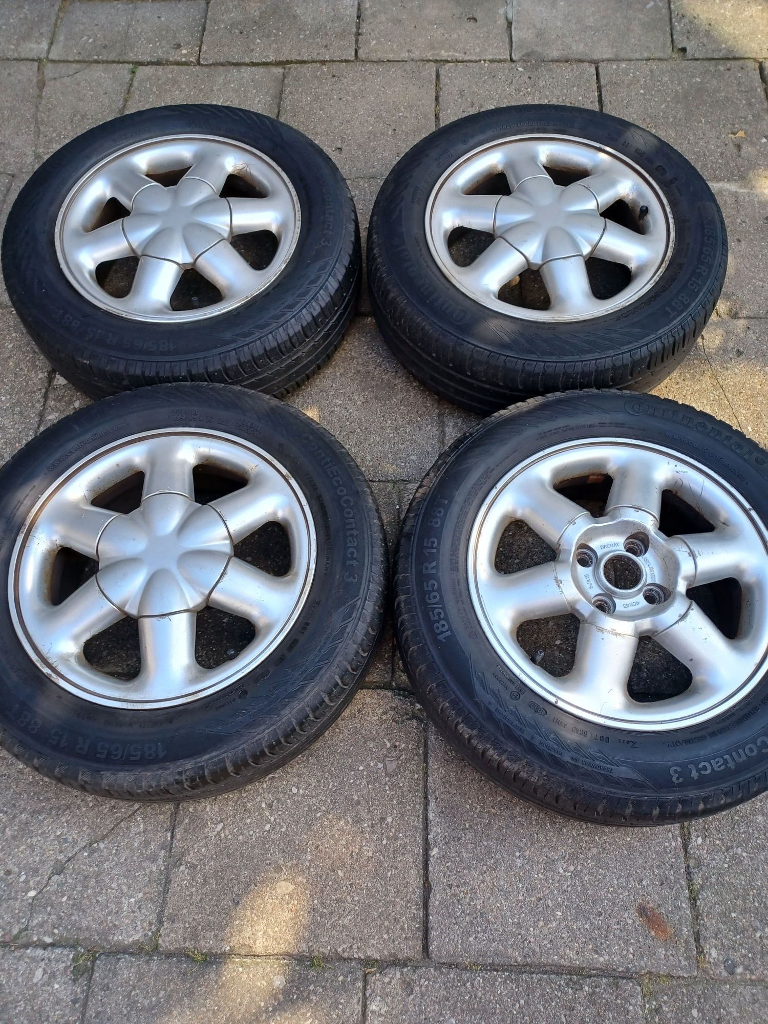Opony Continental 185/65 R 15