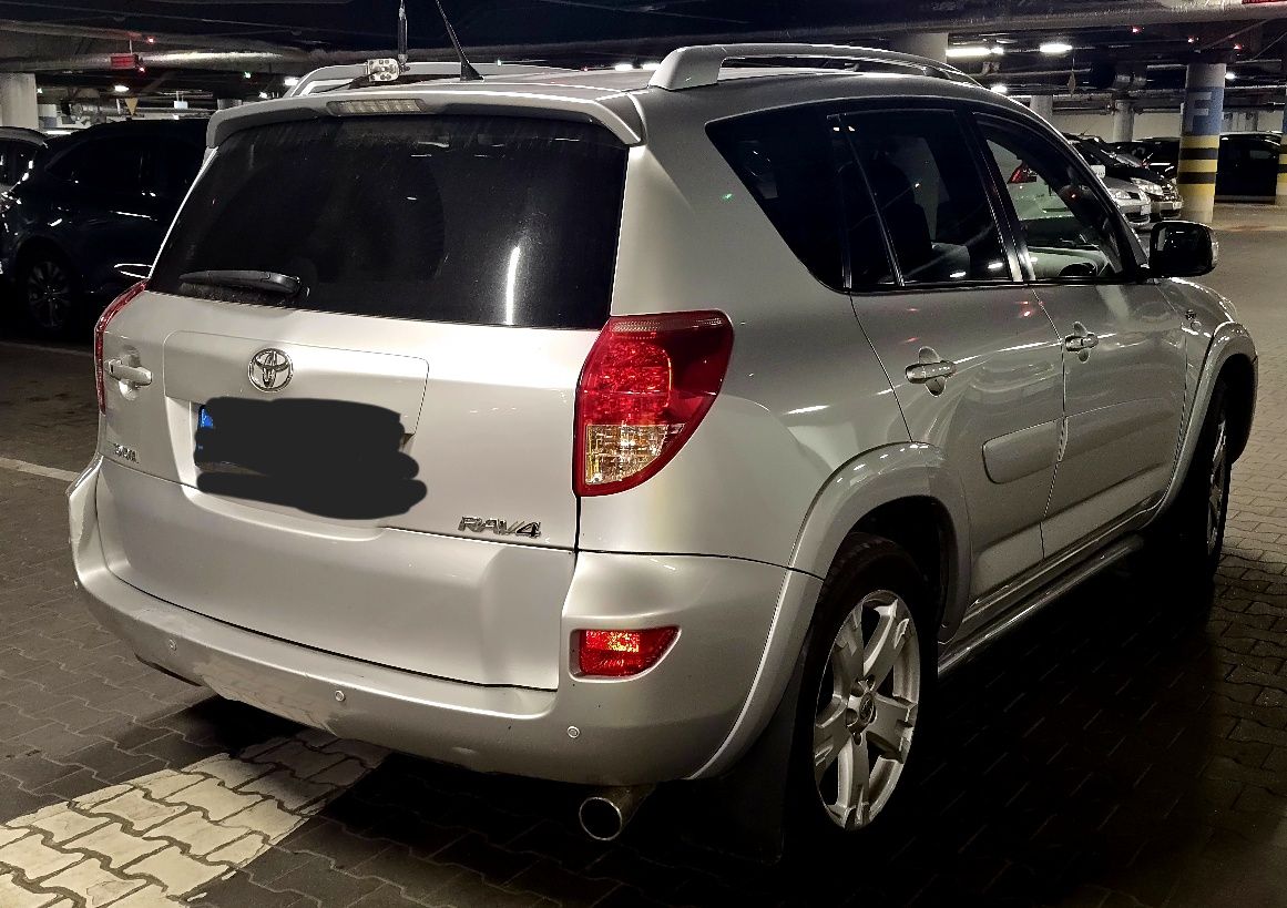 Samochód osobowy Toyota RAV4