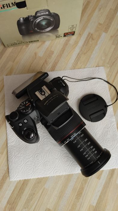 Цифрова фотокамера Fujifilm HS20 EXR