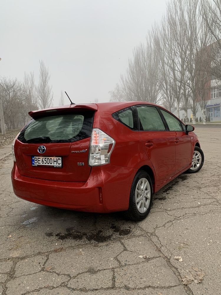 Продам Toyota Prius 2012 рік