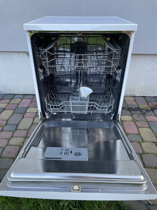 Посудомийна машина