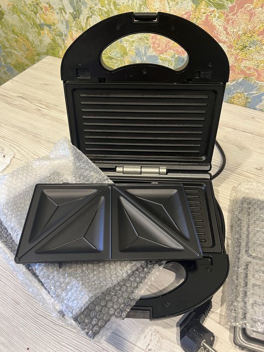 Бутербродниця MAGIO MG-366