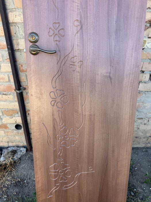 Продам межкомнатные двери