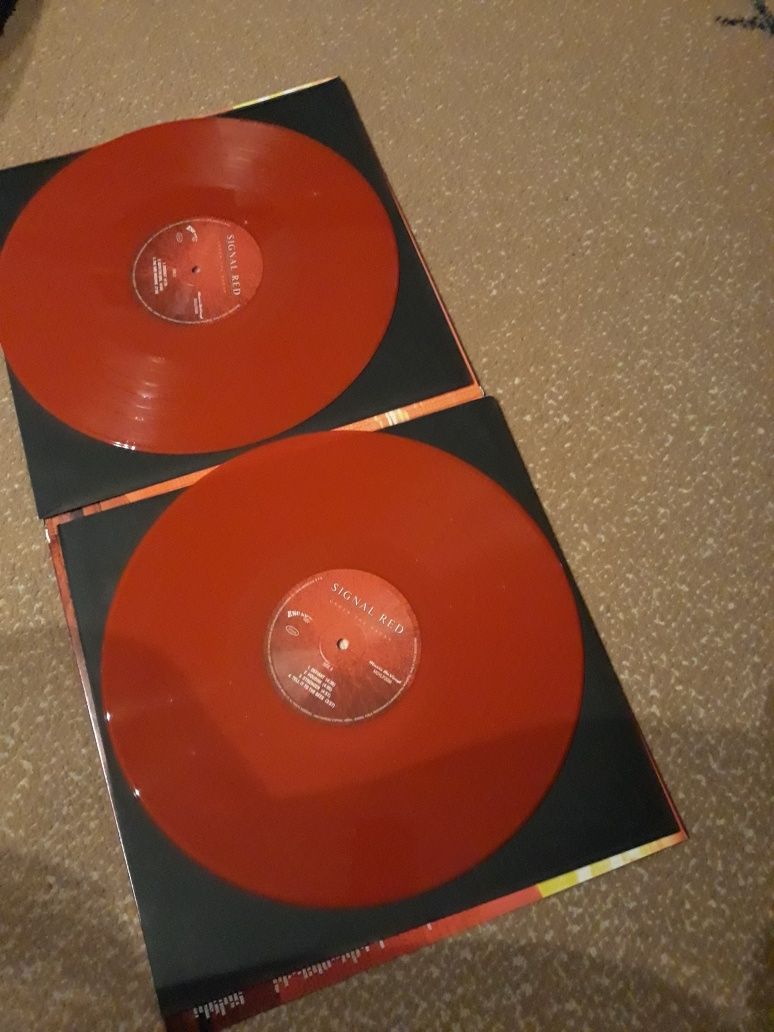 SIGNAL RED- Under The Radar- Limited Edition 2 LP czerwone winyle. .