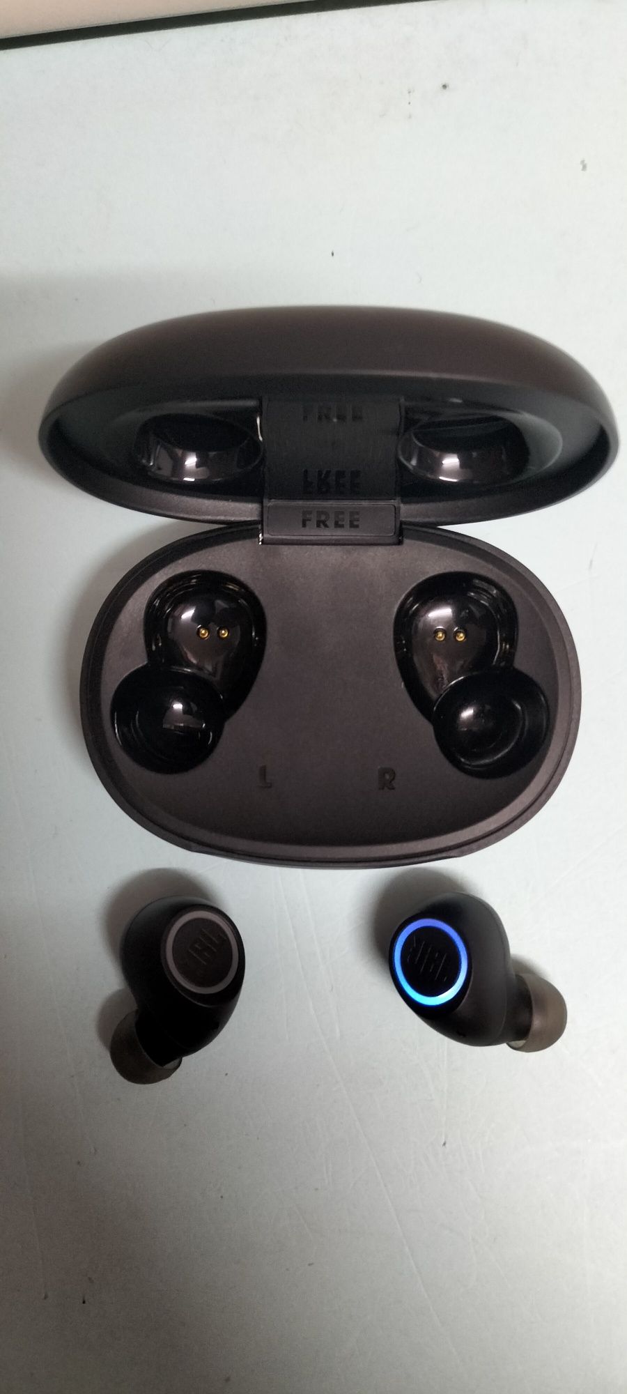 Auriculares JBL free 2