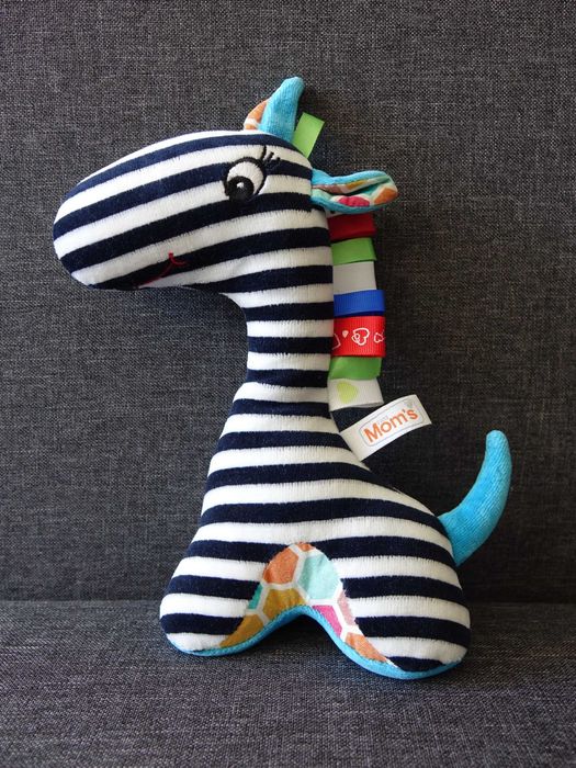 Przytulanka zabawka sensoryczna z grzechotką Żyrafa Tymek Mom's Care