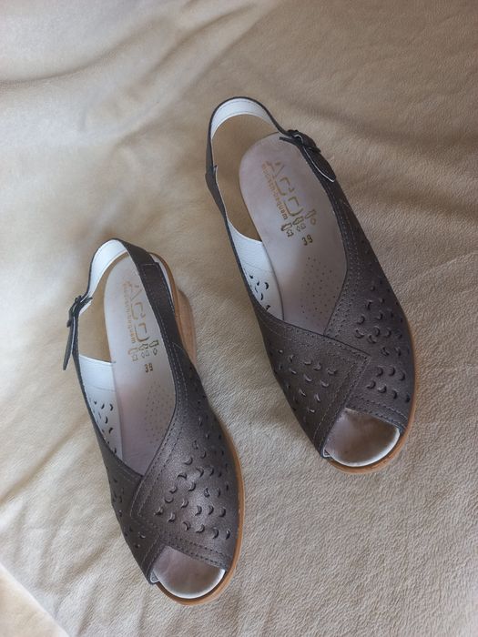 Босоніжки, розмір 39