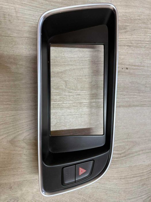 Рамка накладка корпус  8R1857186P навигация mmi Audi q5 Q5 Ауди Кью 5