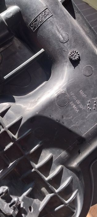 Впускной коллектор Ford Fiesta 2008-2012 mk7 1.25L бензин