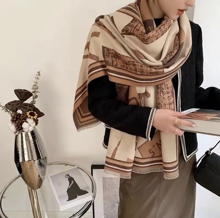 Szal beże brązy koń Paryż wieża Eiffla ciepły duży