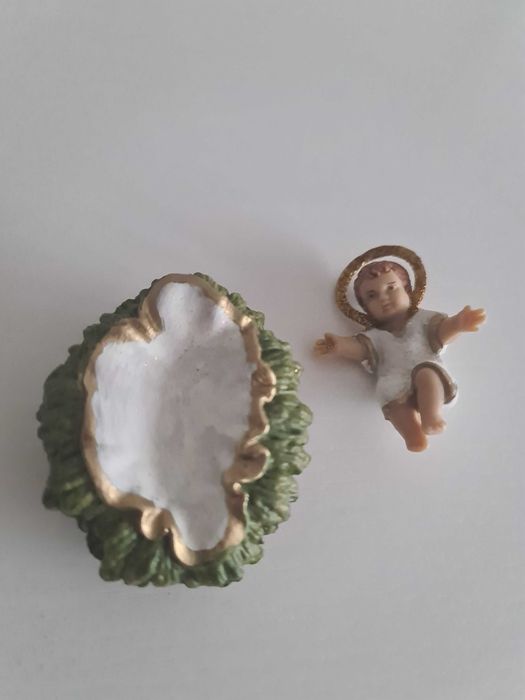 Piękna figurka ceramiczna Dzieciątko Jezus na sianku szopka Jezusek