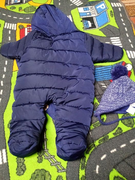 Kombinezon zimowy niemowlęcy 60 cm.