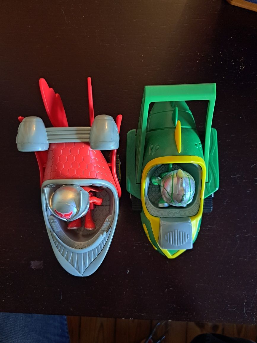 Veículos PJ Mask com figura