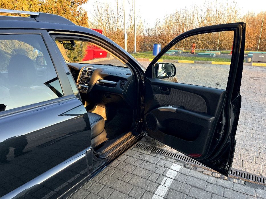 Повноприводне авто в гарному стані деталі за телефоном