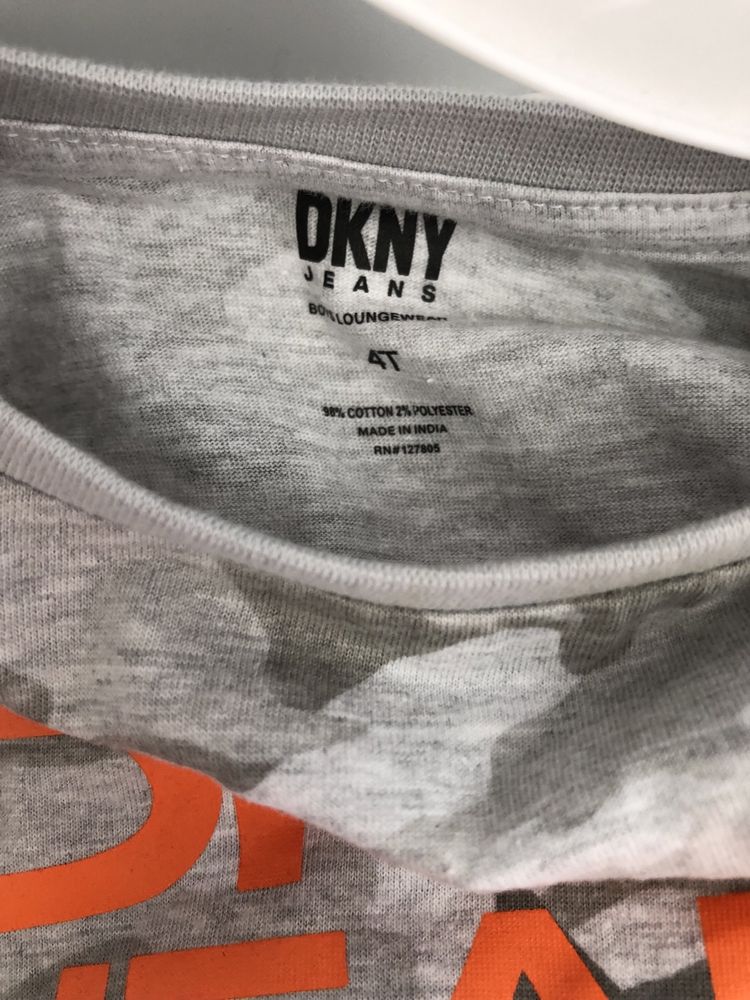 Nowy komplet dresowy DKNY, 4 lata