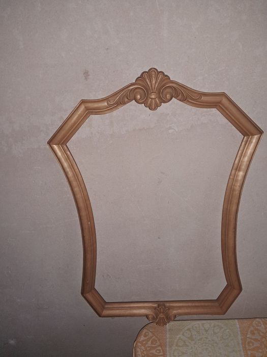 Продам дві скриньки і рамку для картини