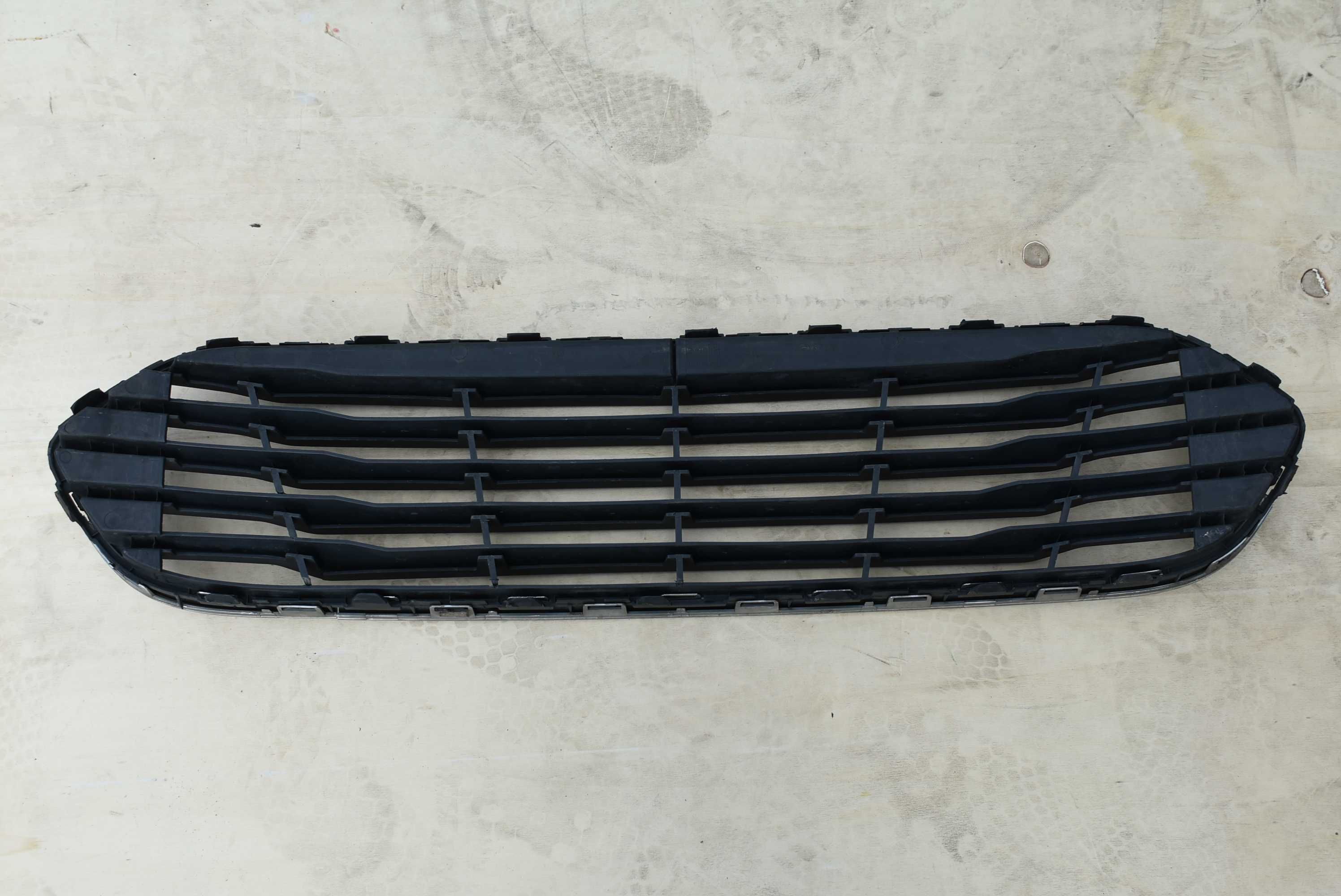 Ford Transit Courier 18- grill atrapa zderzaka JT76-17B968-AB