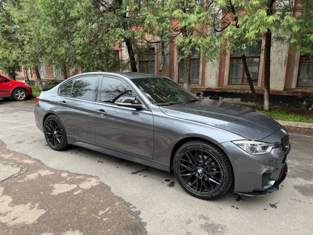 Bmw f30 330i 2017 2л