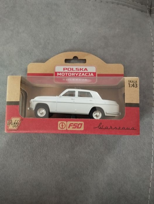 Warszawa 223 sedan z PRL-u