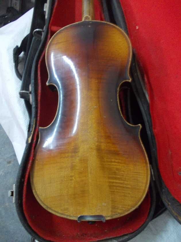 Zabytkowe sygnowane skrzypce 3/4 57 cm. Czechosłowackie