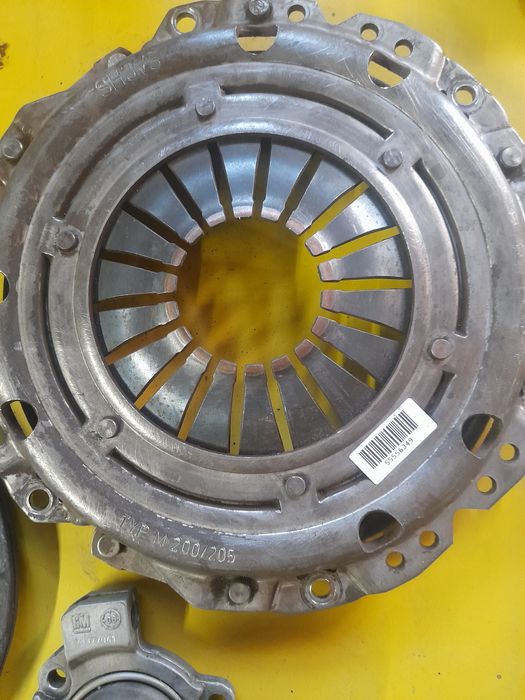 Продам щеплення на Опель Комбо 1.6