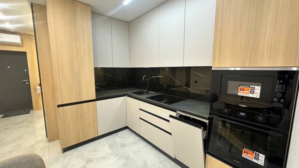 Продаж дизайнерської 1 км квартири поруч з озером