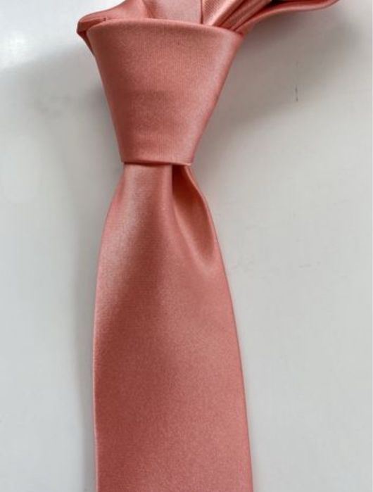 Krawat męski nowy 6,5 cm szerokość kolor róż nie używany