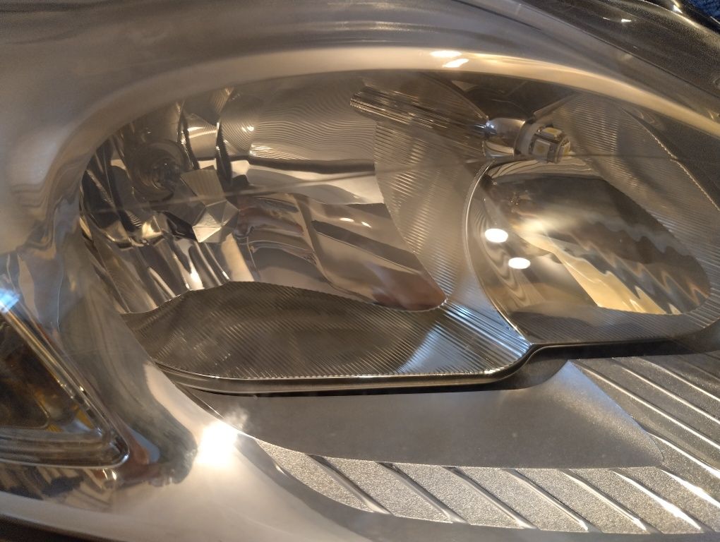 Reflektory Mondeo MK4