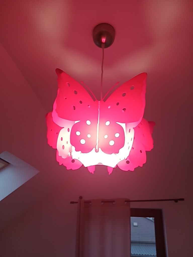 Lampa różowa motyl