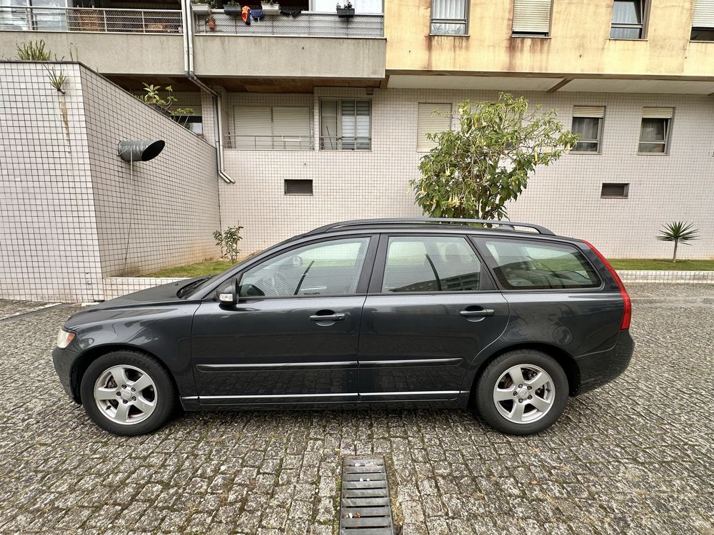 Volvo V50 1.6d 2010 com GPS impecável