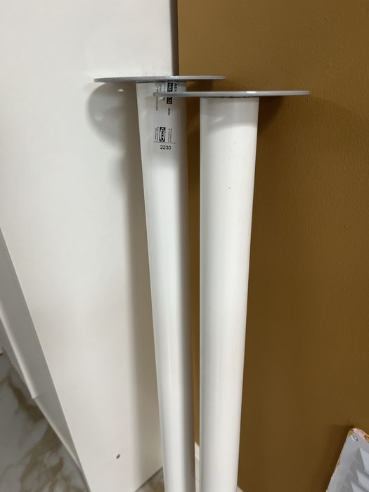 Tampo de secretária efeito carvalho + duas pernas ajustáveis como novo