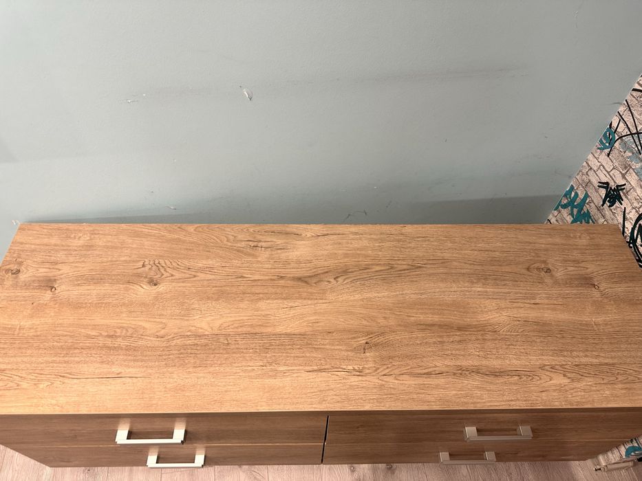 Szafka z szufladami pod telewizor