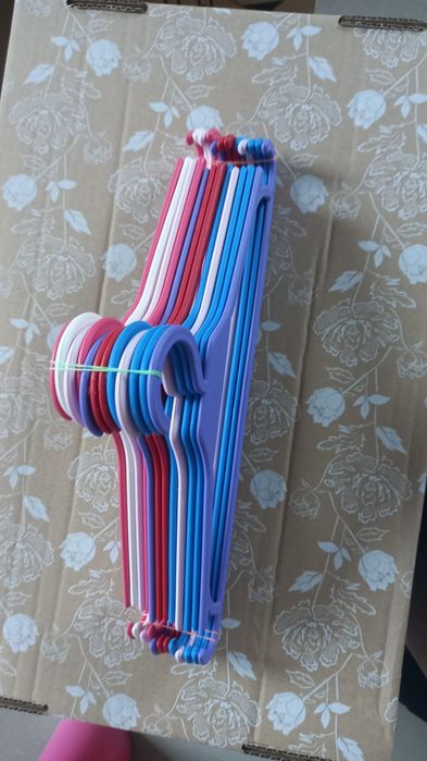 Wieszaki dla dzieci mix