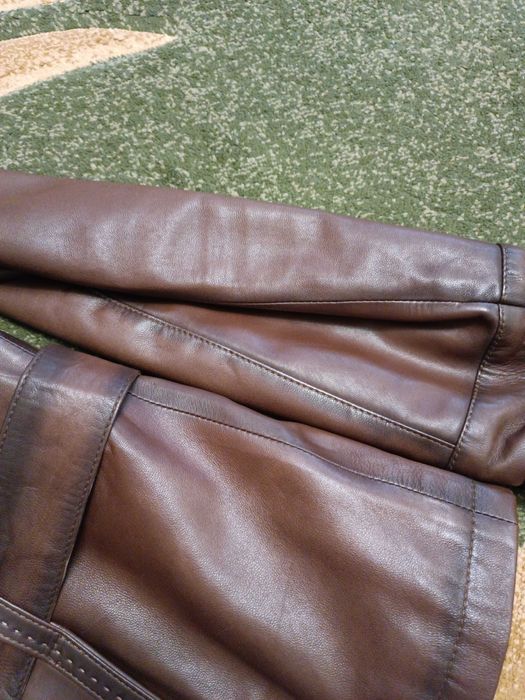 Жіноча шкіряна куртка