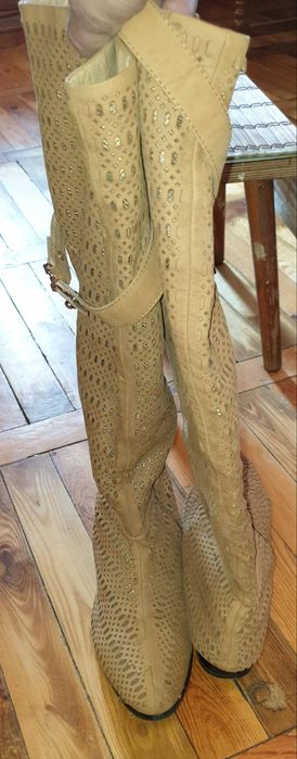 Замшевые, гипюровые сапоги