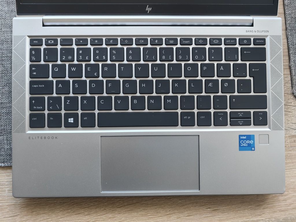 HP EliteBook 830 G8