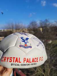Piłka z podpisami zawodników Crystal Palace