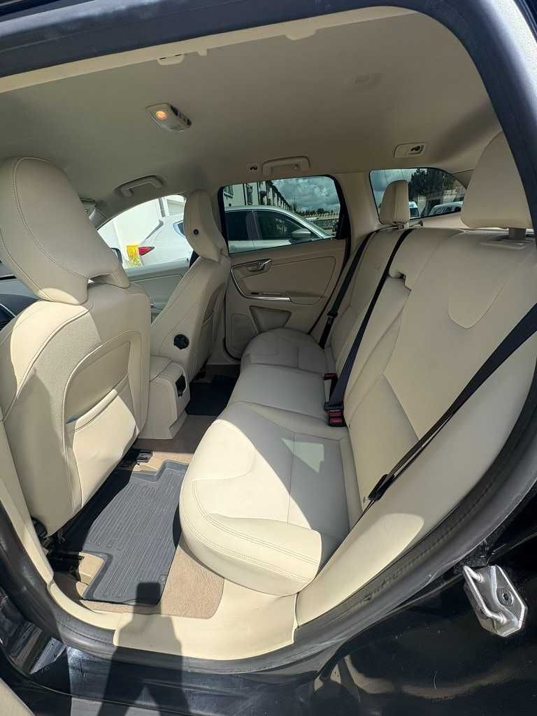 Volvo XC60 2.4 D4 Momentum AWD Automat Polestar 215 KM Salon PL hak