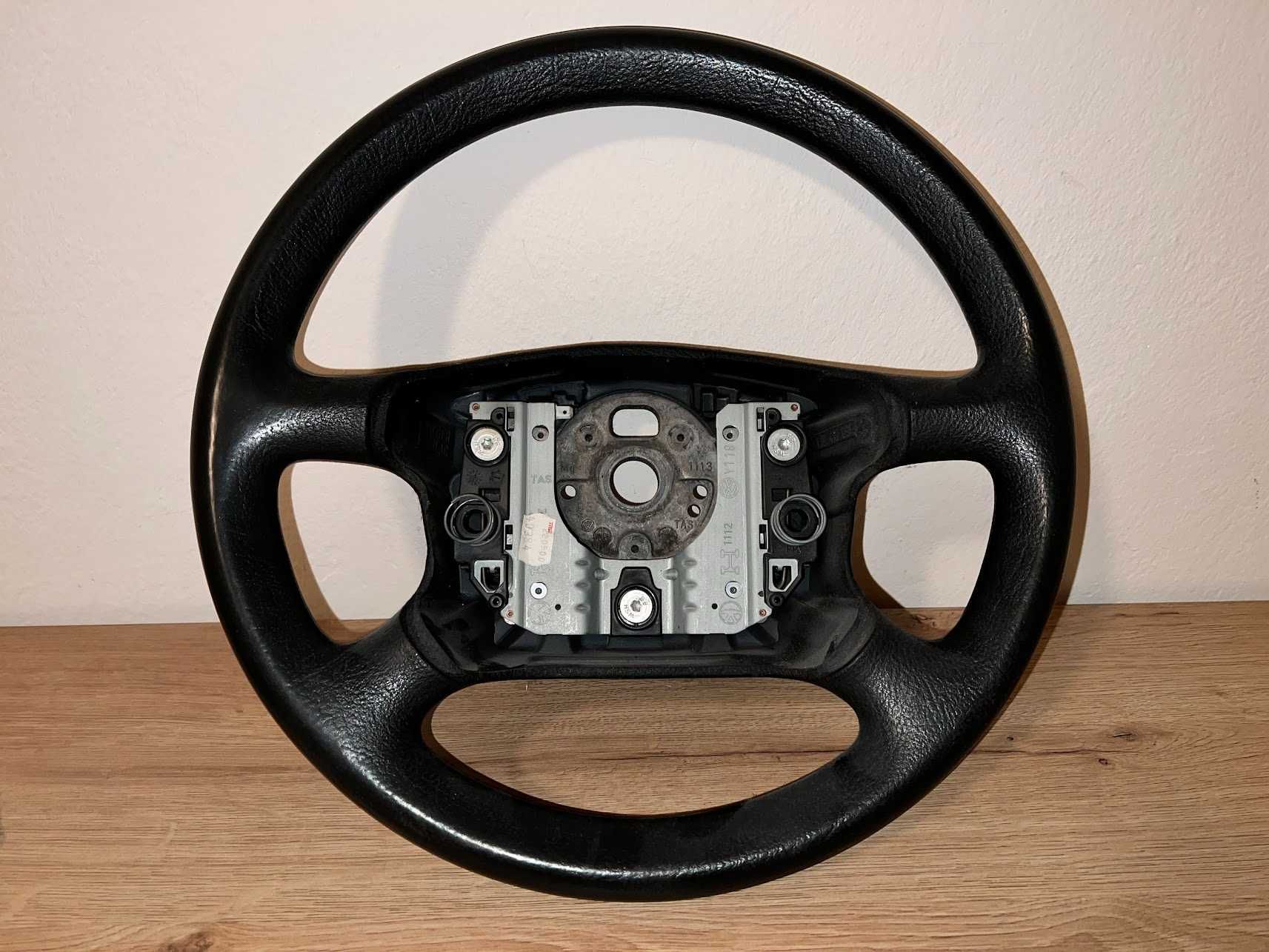 Sprzedam oryginalną kierownicę do Volkswagen Golf IV