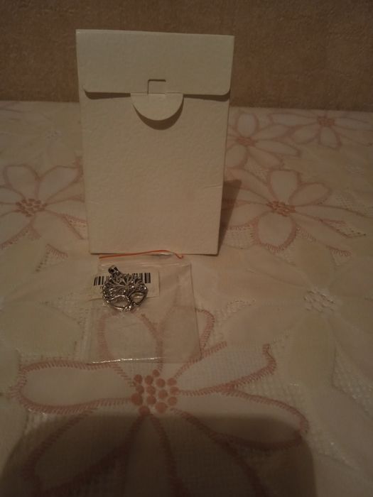 Подвеска- дерево,со стразами