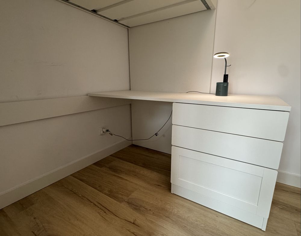 SMASTAD - rama łóżka z antresolą i biurkiem IKEA