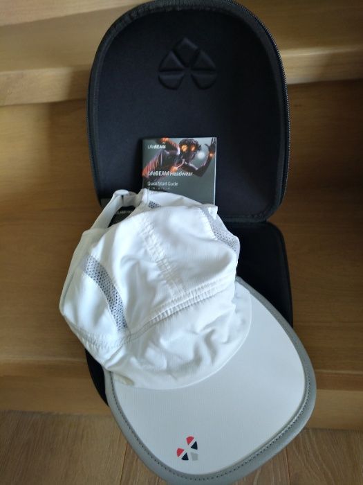 Biała czapka z wbudowanym czujnikiem LifeBEAM Hat rozmiar 56.5 cm